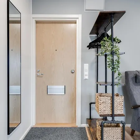 Majoituspalvelu Nurmi Oy Kauppakatu 52 * ラーヘ