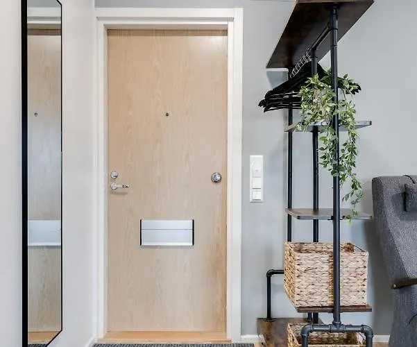 Majoituspalvelu Nurmi Oy Kauppakatu 52 * Raahe